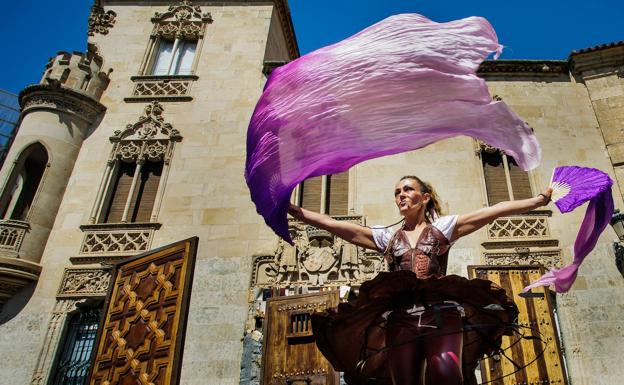 La Feria de Teatro de Castilla y León alumbra dos estrenos absolutos y brilla con sus propuestas de calle