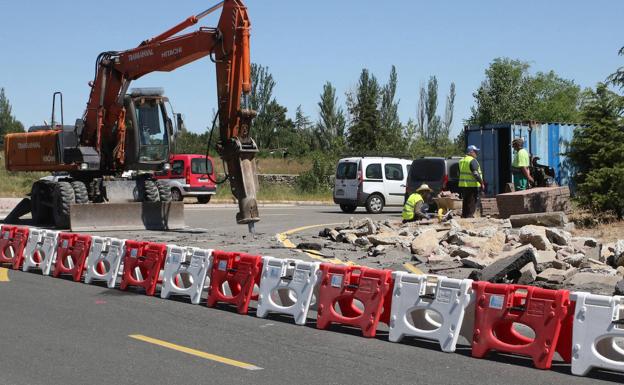 El PSOE critica el «inútil despilfarro» de las obras de la carretera de La Granja