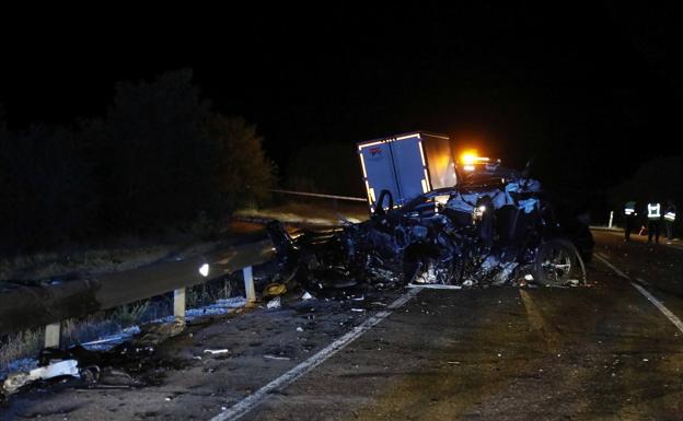 Cuéllar decreta un día de luto oficial por la muerte de dos vecinos en un accidente en Peñafiel