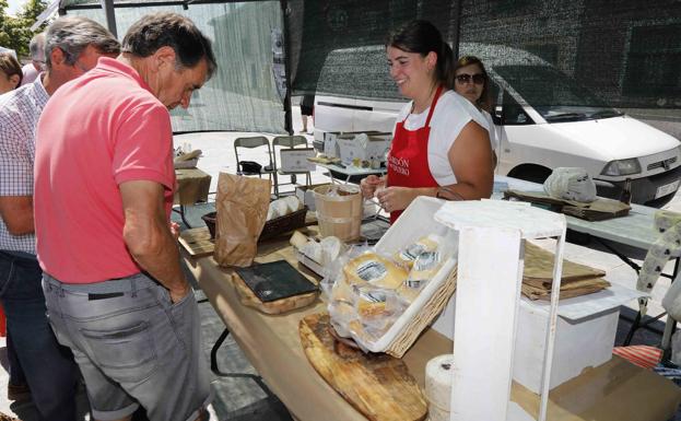 Éxito de participación en la Feria del Queso de Sardón en su regreso tras el parón por la covid