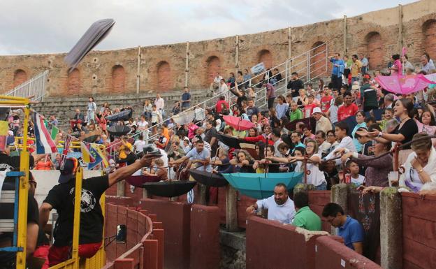 Los camareros celebrarán Santa Marta con una verbena en la Plaza Mayor pero sin becerrada