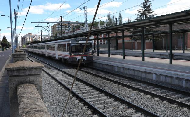 Una avería en Dueñas provoca retrasos de hasta dos horas y media en siete trenes