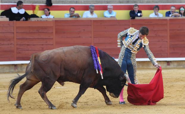 El Juli impone su magisterio