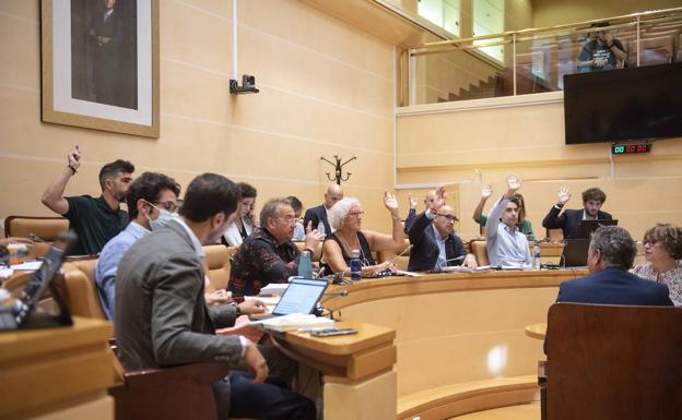 PP y Cs piden al equipo de gobierno que baje los impuestos «si no es capaz de invertir»