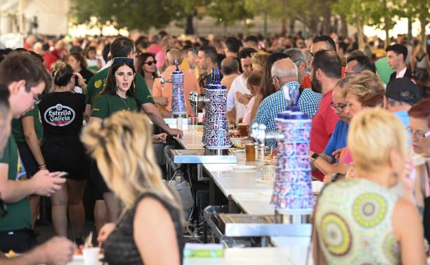 Puente garantiza emplazamiento a las casetas regionales en 2023 ante las obras del entorno del estadio