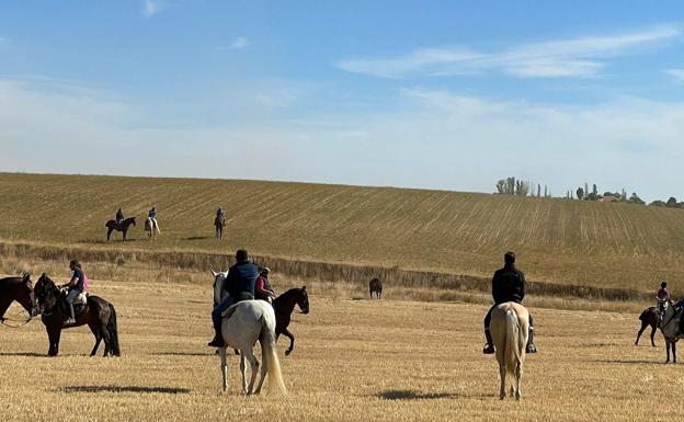 Pancetada y huevos fritos en el encierro a caballo de Villalón