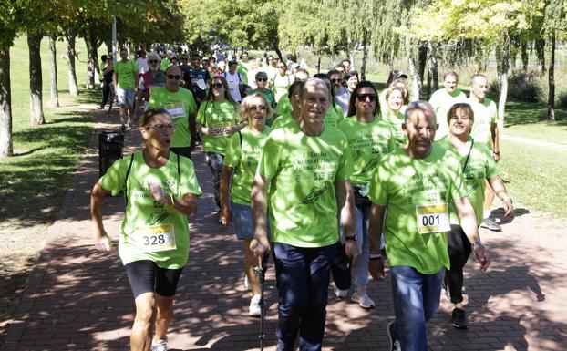 Más de 1.300 vecinos de Laguna de Duero participan en la I Marcha Solidaria contra el Cáncer