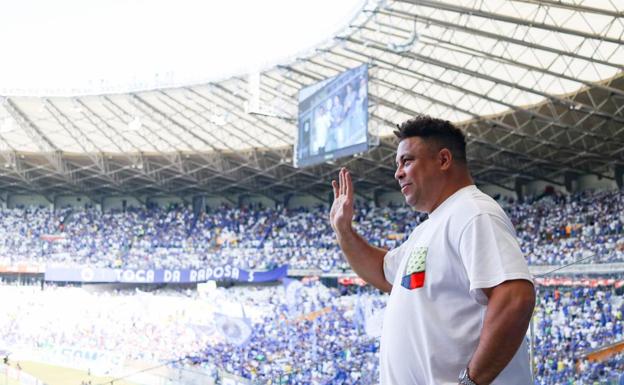 Problemas para Ronaldo al abandonar el campo del Cruzeiro este domingo