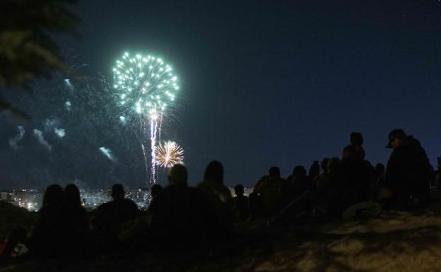 Así ha sido el espectáculo de fuegos artificiales del martes de ferias