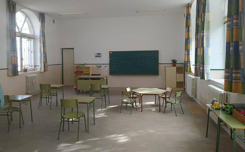 Tiedra recupera su escuela catorce años después