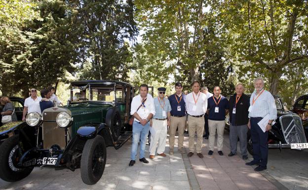 Salamanca vuelve al pasado a través de sus vehículos más elegantes