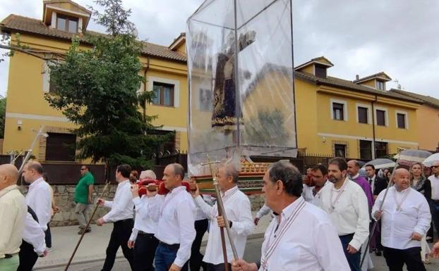 El Espinar celebra la procesión del Santísimo Cristo del Caloco