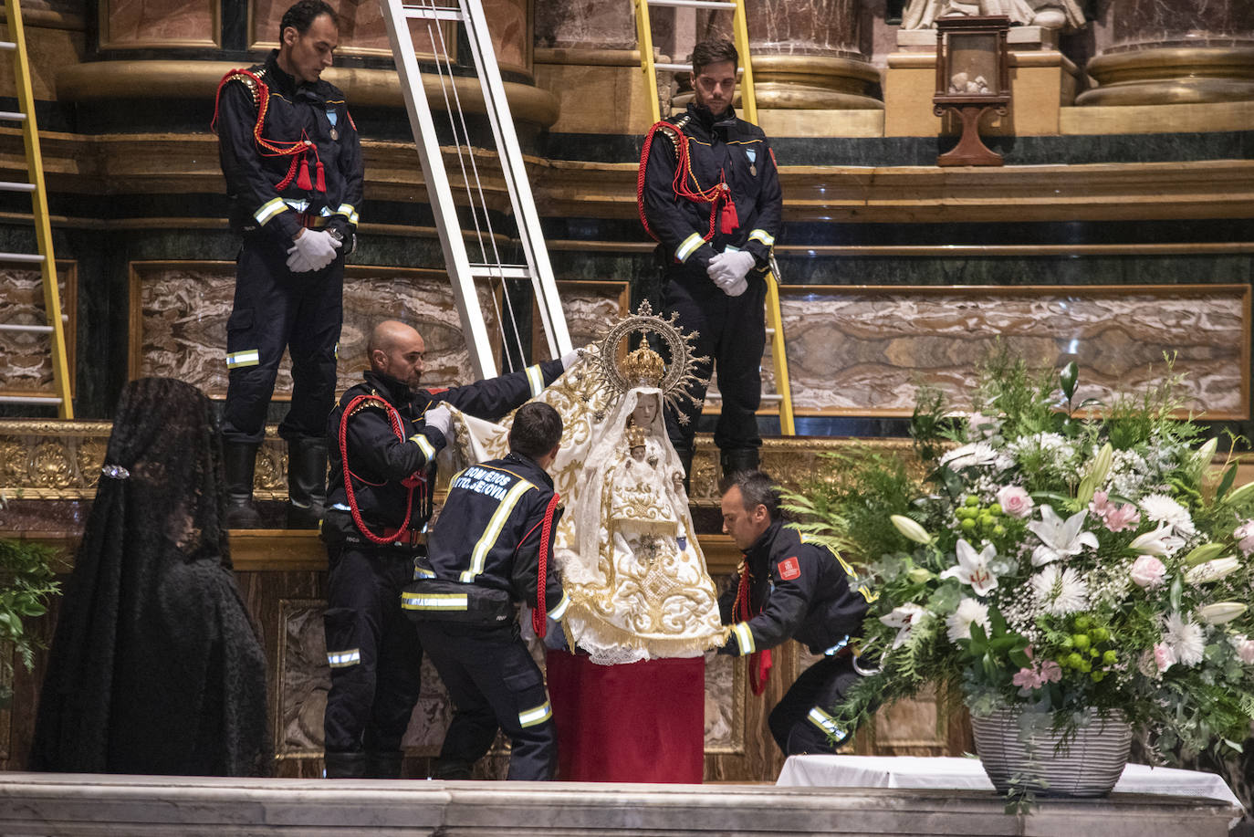 Subida de la Virgen de la Fuencisla a la Catedral