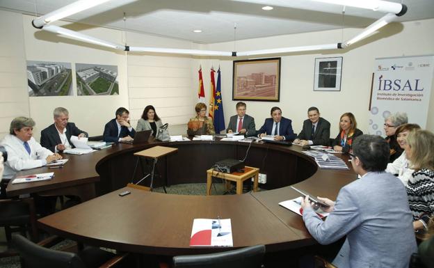 El IBSAL y el Grupo Novartis crean un punto de encuentro digital para sanitarios