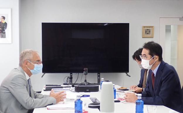 El rector de la Usal impulsa las «excelentes relaciones» con entidades japonesas