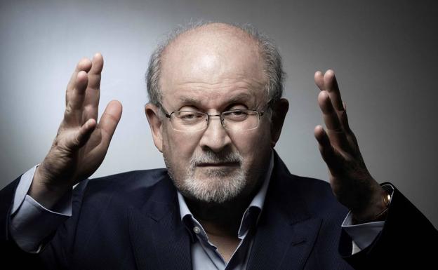 Salman Rushdie, el escritor que sabe reír