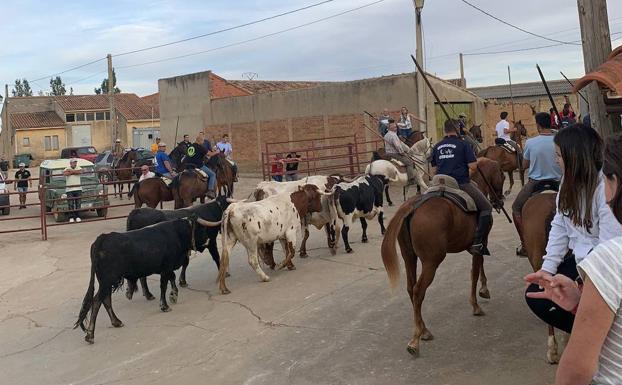 Un centenar de caballistas participan en el encierro de Villavicencio