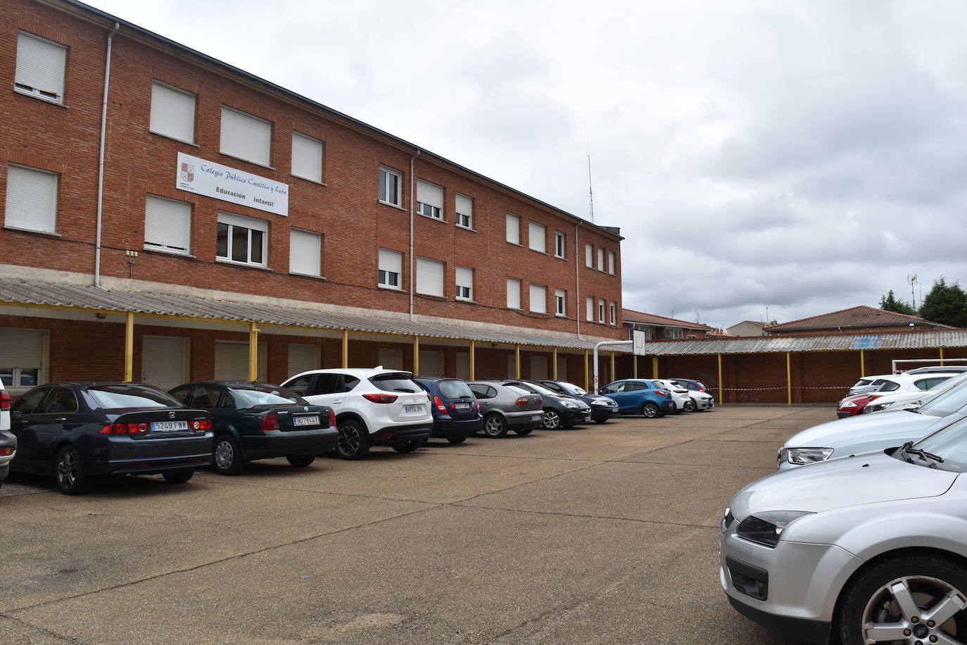 Concluye la demolición de la escuela de Aguilar