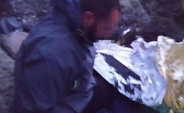 La Guardia Civil rescata a un montañero en Fuente el Cobre tras pasar allí la noche