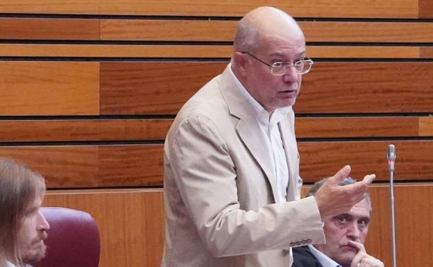 El PP convoca la comisión para abordar el «imbécil» y el «banda criminal» de Gallardo