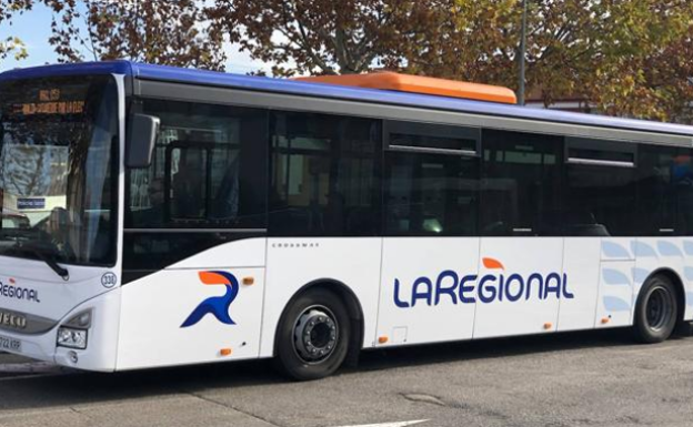Una veintena de pasajeros de autobús se quedan en tierra en Fuensaldaña en plena hora punta