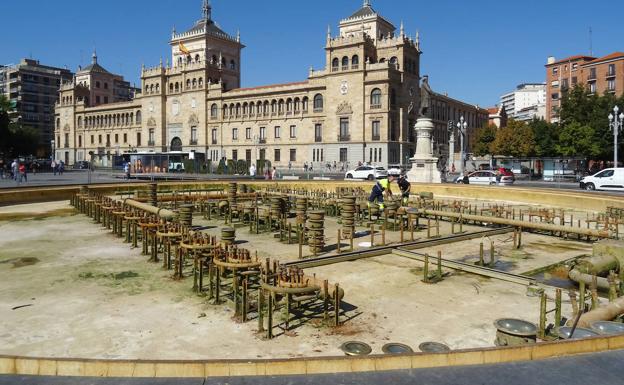 La fuente de Zorrilla afronta su primera reforma en 23 años y estrenará música y juegos de agua