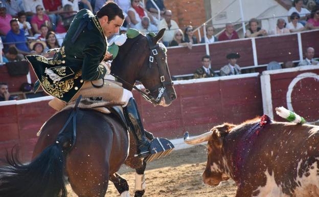 Galán, Ventura y Gomes abren la puerta grande de Nava