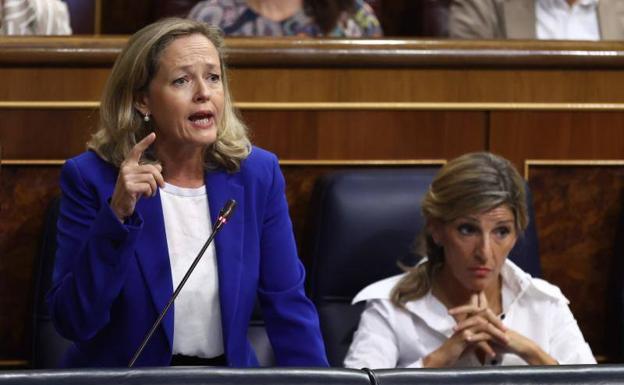 Calviño pide a Feijóo «orden» en las comunidades del PP por los impuestos