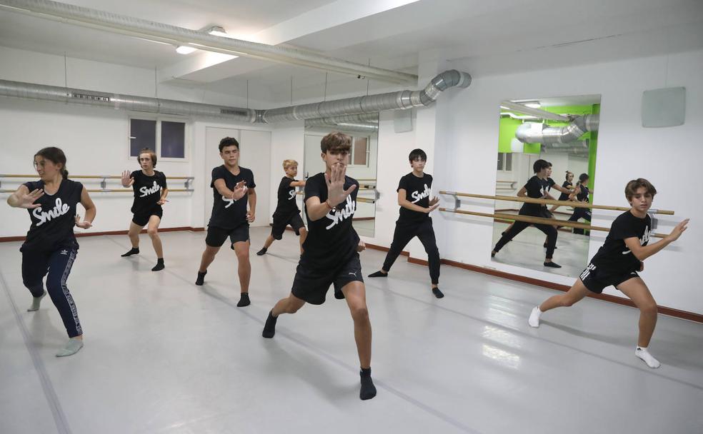 Retorno a clase tras el éxito en la Final de Danza de París