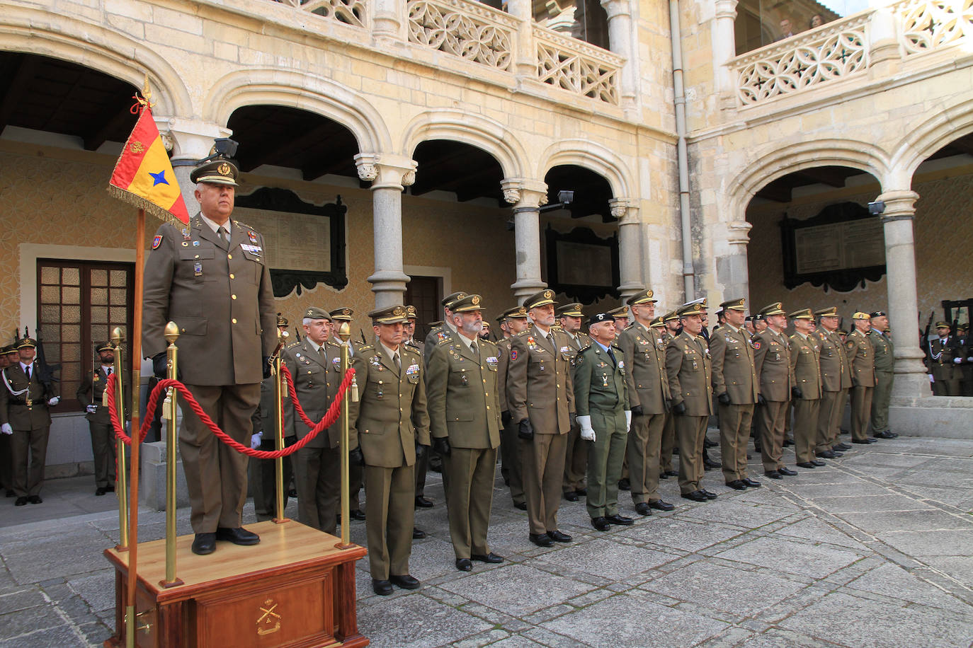 La Academia de Artillería da la bienvenida a su nuevo coronel director