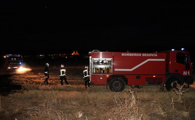 Los bomberos sofocan un incendio en Zamarramala