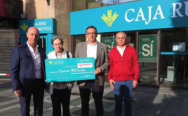 Caja Rural de Salamanca aporta 15.000 euros a Cáritas para reforzar su labor