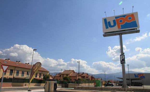 Polémica en Palazuelos de Eresma tras la decisión de Lupa de levantar el tótem que retiró en 2014