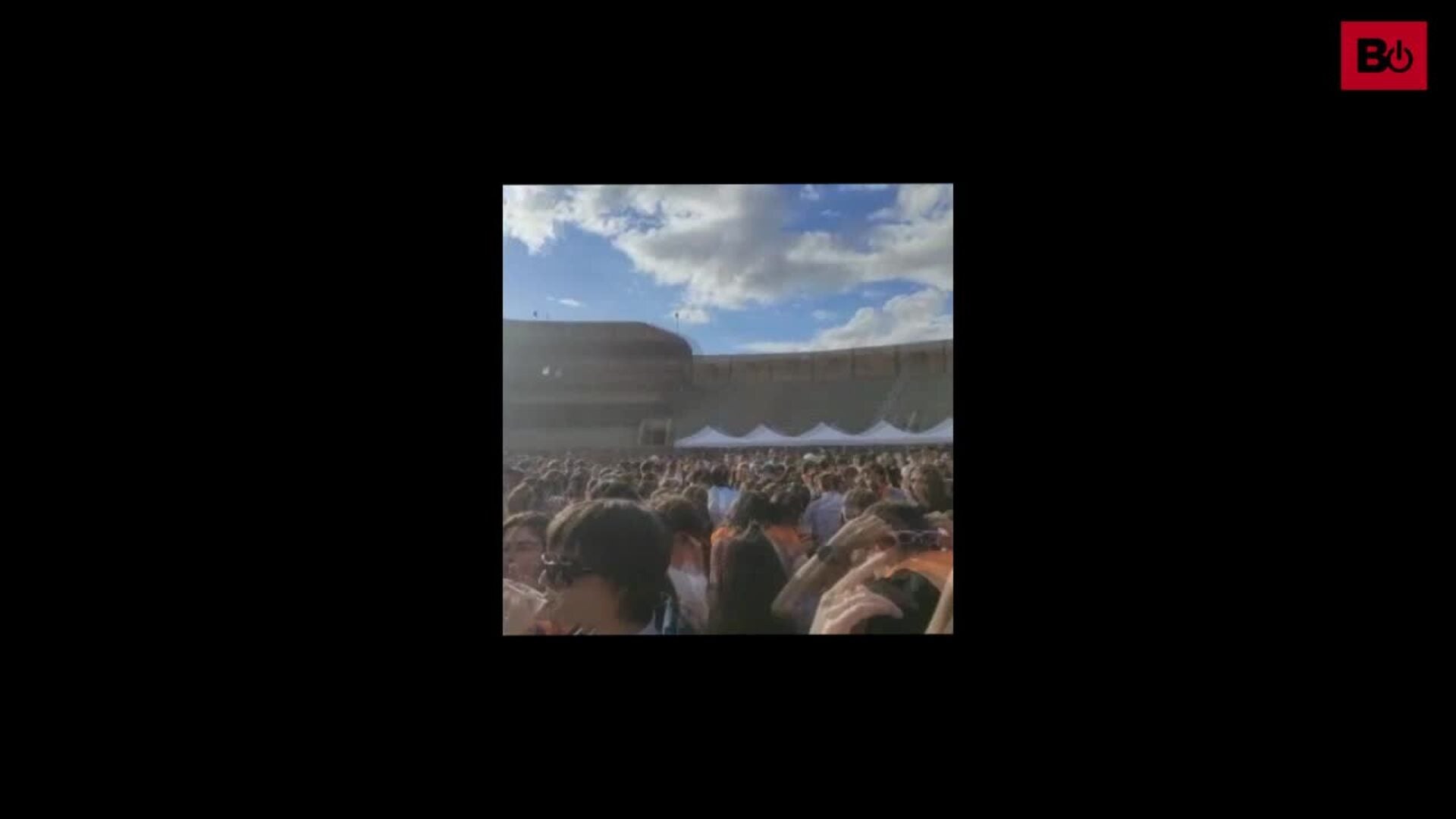 El Burladero Show reúne a cientos de jóvenes segovianos en la plaza de toros