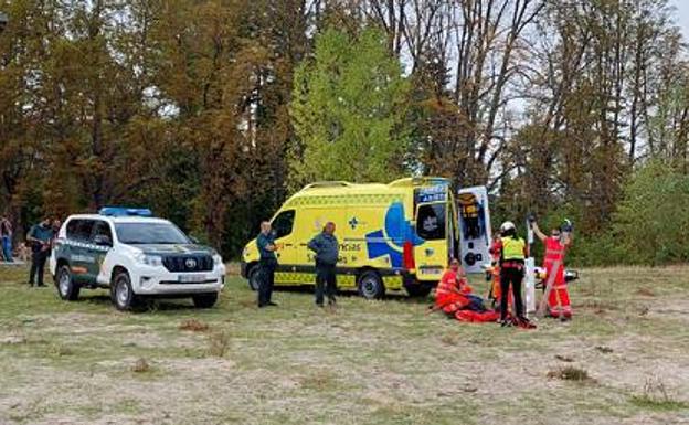 Rescatada en helicóptero una mujer de 68 años en una zona de pinar junto al Chorro Grande