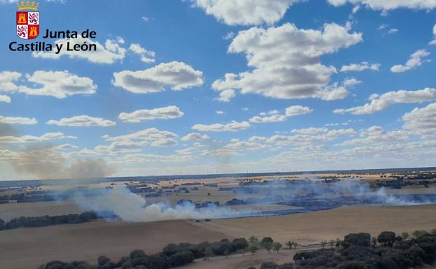 Controlado un incendio en Cigales que ha obligado a movilizar medios aéreos y terrestres