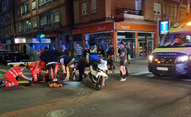 Herido un repartidor de comida tras chocar contra un coche en La Rondilla
