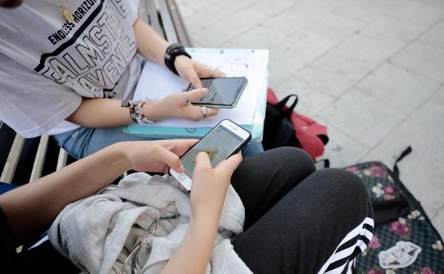 Terapias, música y dibujo para atajar problemas de comportamientos adictivos