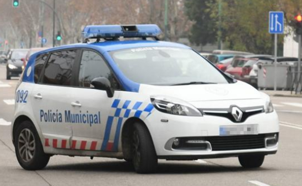 Detenido tras darse a la fuga con el coche, conducir en dirección contraria y huir a pie