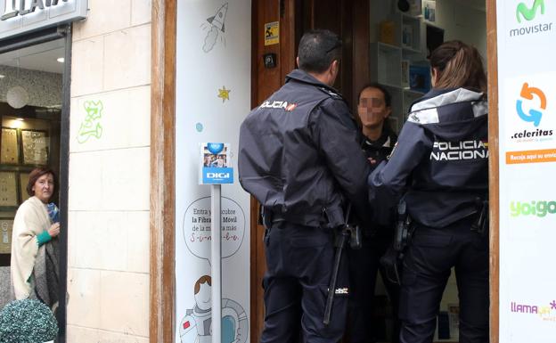 La Policía investiga un sobre con polvos enviado desde Malí a una tienda de Segovia