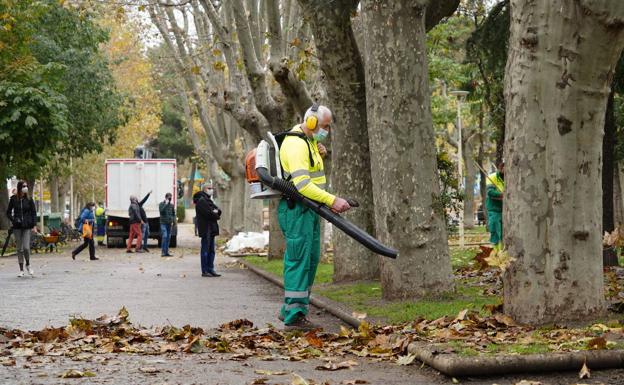 El contrato de parques y jardines enfrenta de nuevo a PP y PSOE en el Ayuntamiento