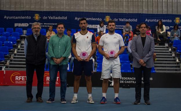 Jorge Hernando revalida los títulos de campeón de España individual y dobles de touchtennis