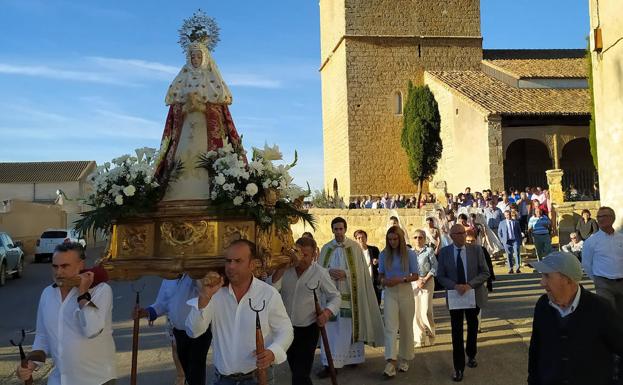 Villabrágima recupera la procesión de la Virgen del Rosario del primer domingo de octubre