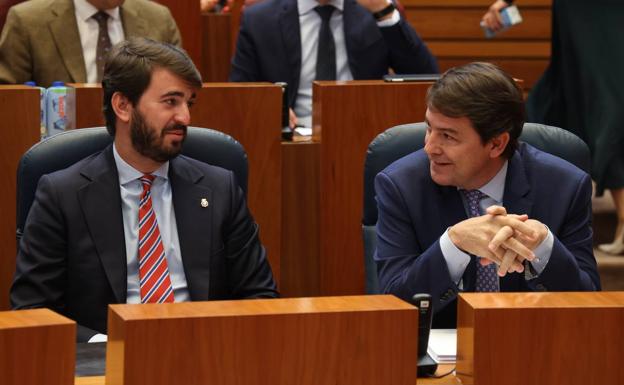 Mañueco defiende que el operativo «impidió» que se «triplicasen» las 82.000 hectáreas quemadas en verano