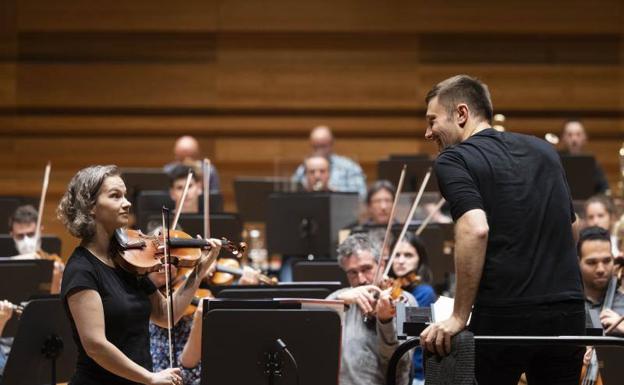 El vallisoletano Roberto González-Monjas, director titular de la Sinfónica de Galicia