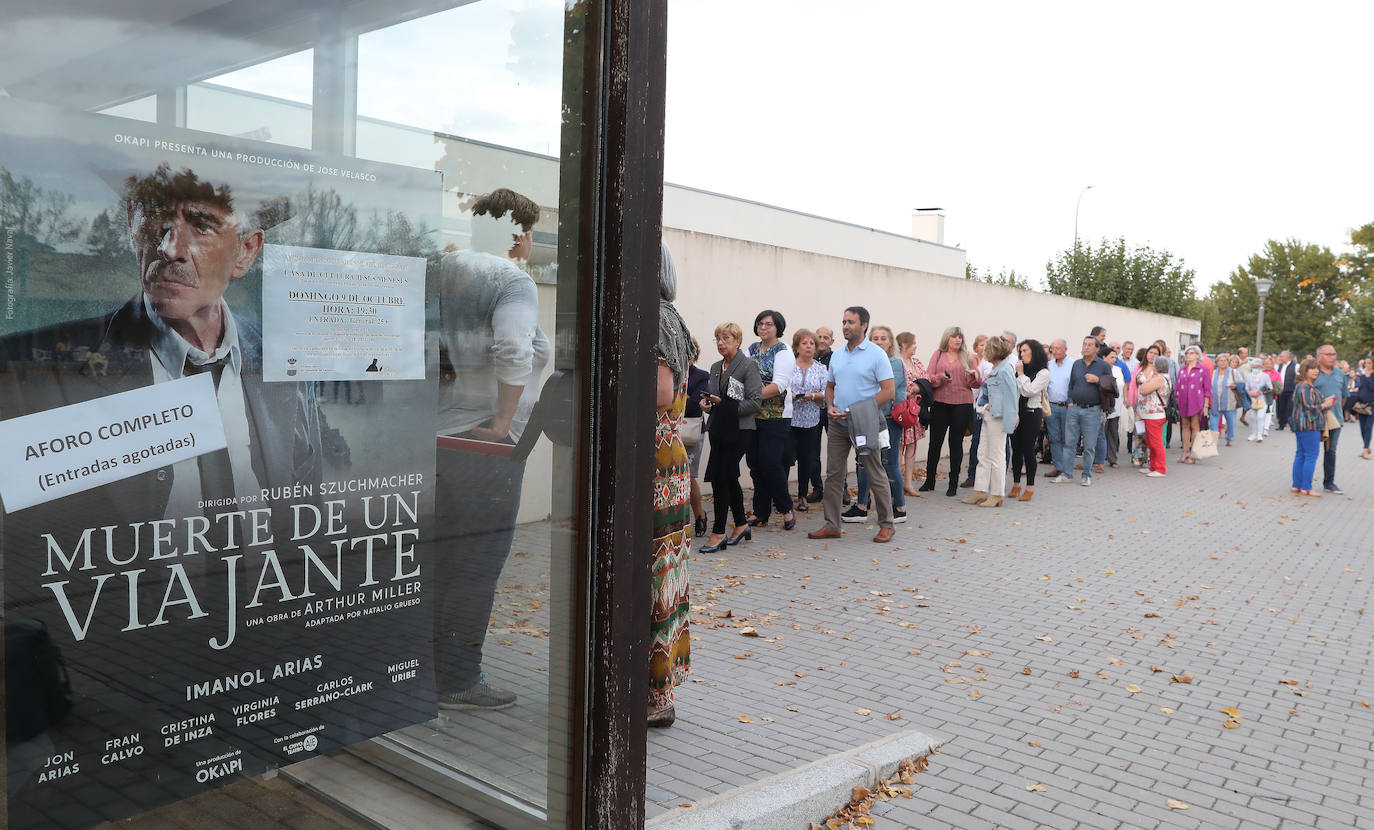 Imanol Arias abre con el aforo completo la temporada cultural en Villamuriel