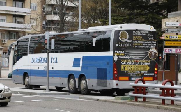 Venta de Baños recoge firmas para lograr más horarios de autobuses