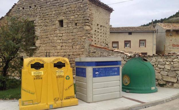 Los contenedores para envases y para papel y cartón llegarán a todos los núcleos de población