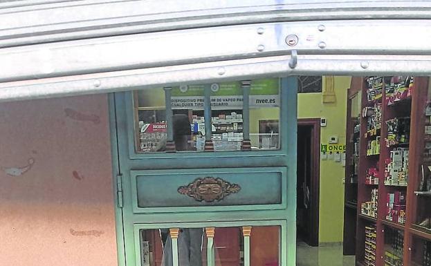 Los ladrones se llevaron 10.000 euros en tabaco del estanco de Venta de Baños