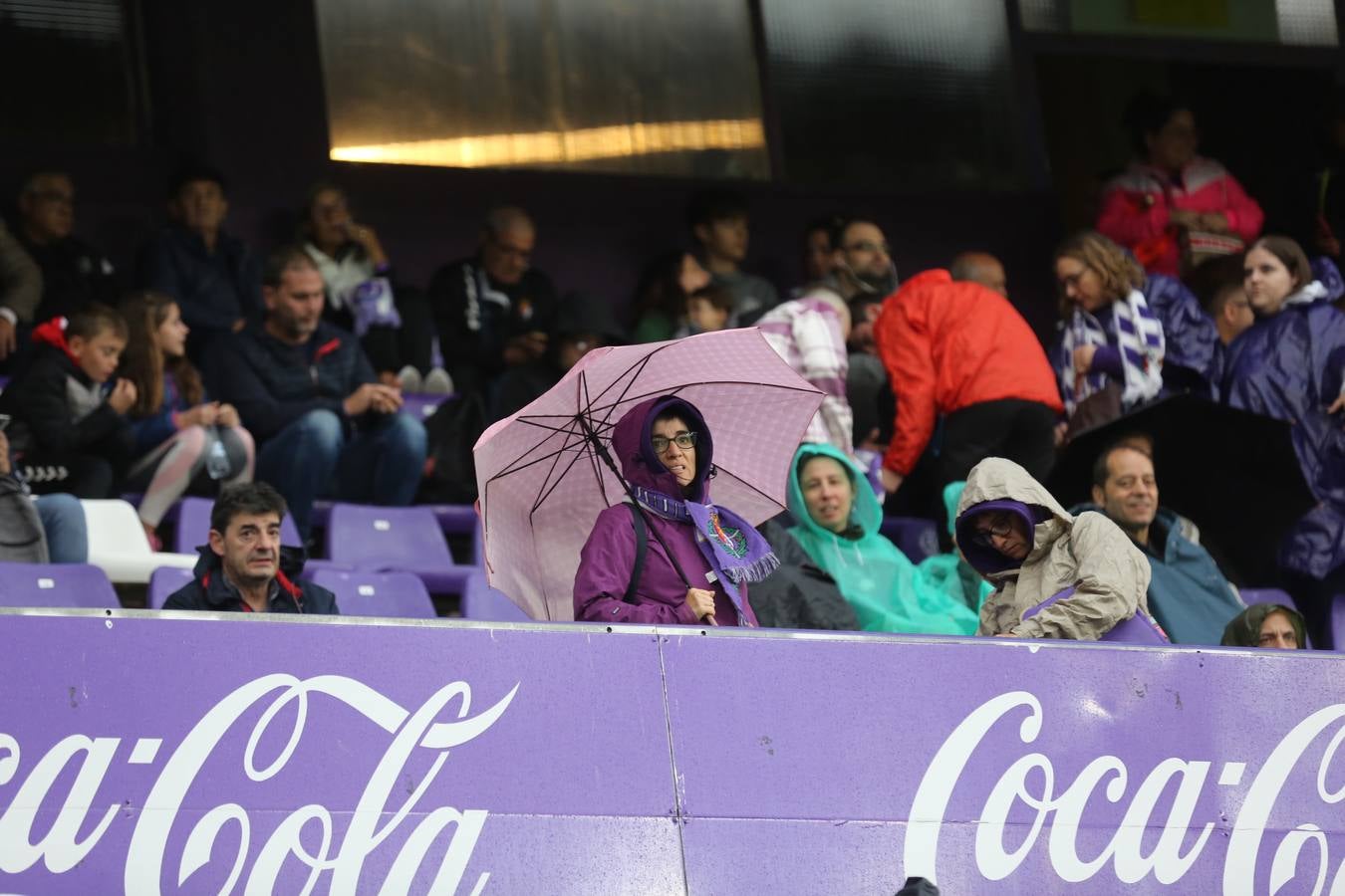 Búscate en las fotos de la grada del Real Valladolid-Celta de Vigo (3/4)